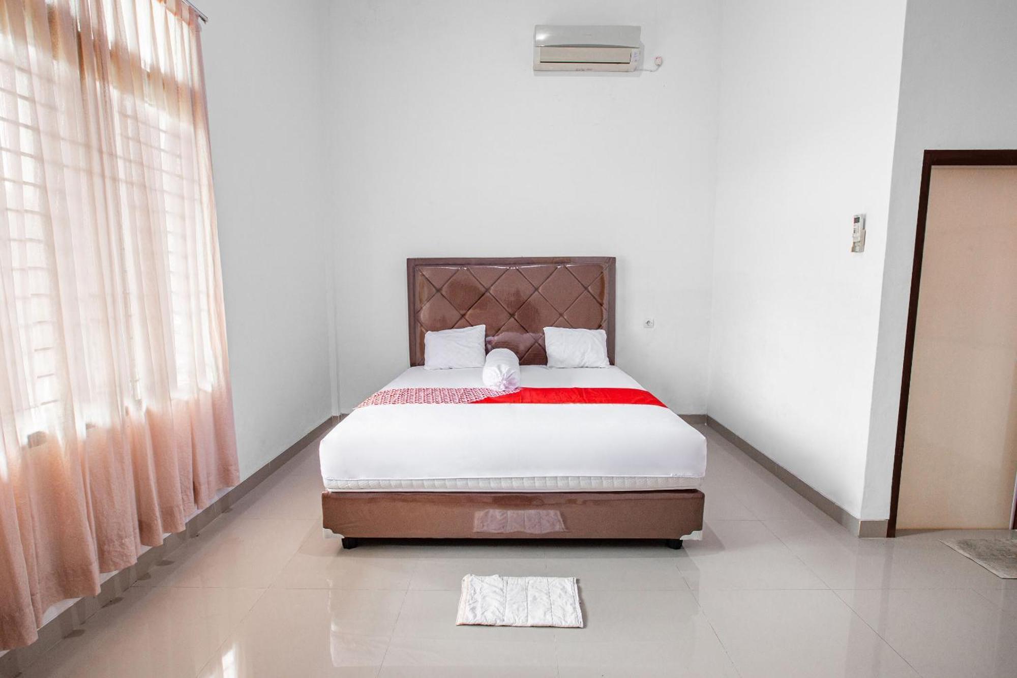 Oyo 92587 Homestay Romauli Kampung Radja Jambi Luaran gambar