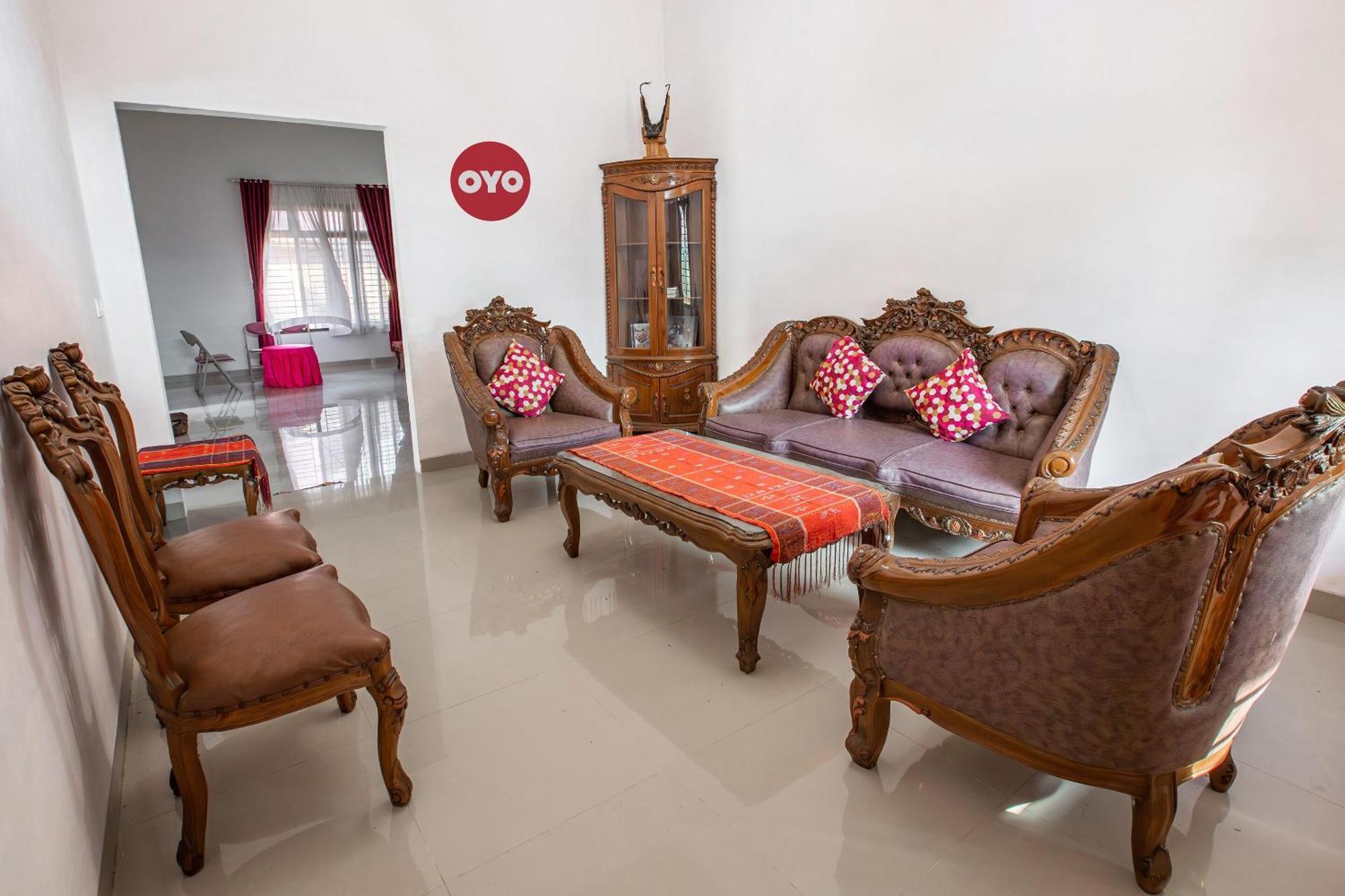 Oyo 92587 Homestay Romauli Kampung Radja Jambi Luaran gambar